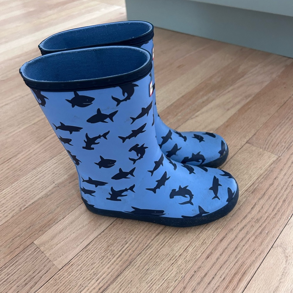 Hunter Kids' Blue Shark Pattern Boots - Picture 3 of 4